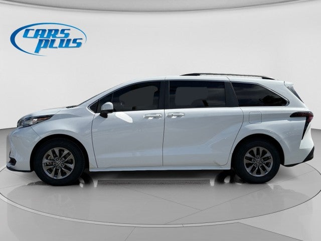 2023 Toyota Sienna LE