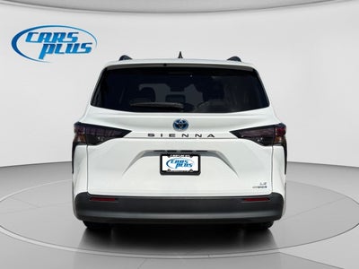 2023 Toyota Sienna LE
