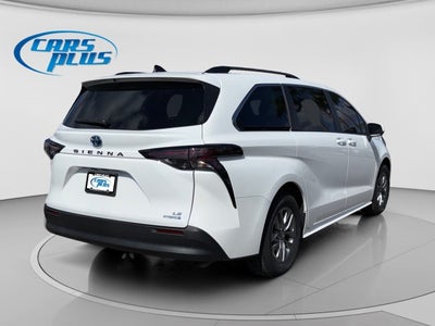 2023 Toyota Sienna LE
