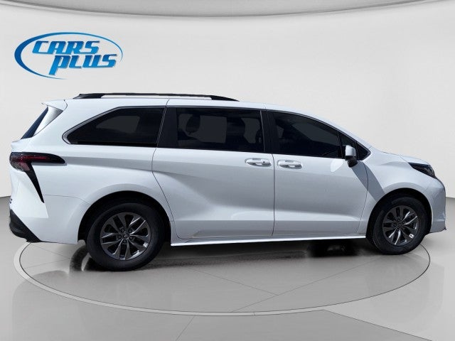2023 Toyota Sienna LE