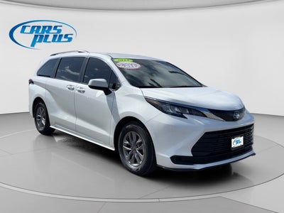 2023 Toyota Sienna LE