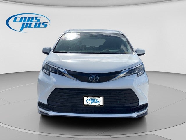 2023 Toyota Sienna LE
